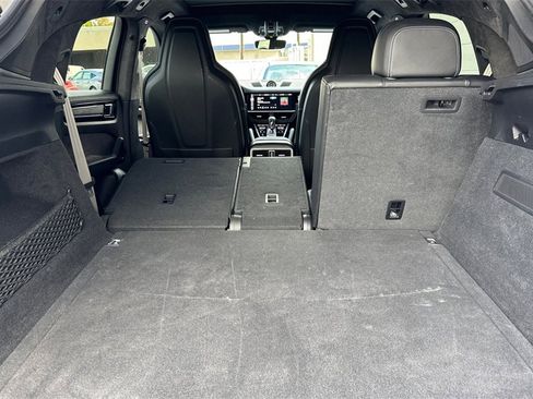 Used 2021 Porsche Cayenne GTS image 18