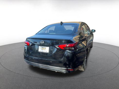 Used 2025 Nissan Versa SV image 9