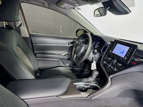 Used 2023 Toyota Camry LE image 29