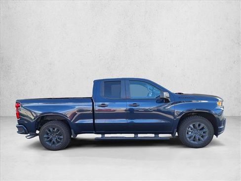 Used 2020 Chevrolet Silverado 1500 Custom w/ Custom Value Package image 4