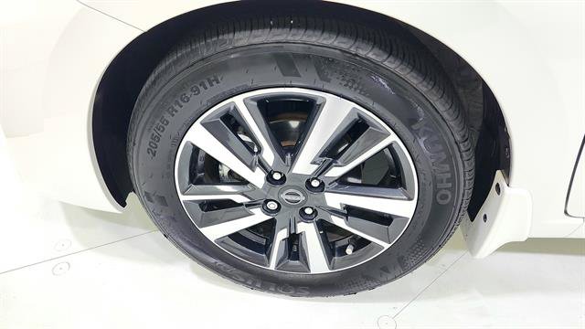 Certified 2025 Nissan Versa SV w/ Trunk Package FWD image 28