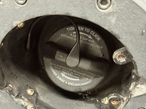 Used 2014 Jeep Wrangler Unlimited Sport w/ Dual Top Group image 18