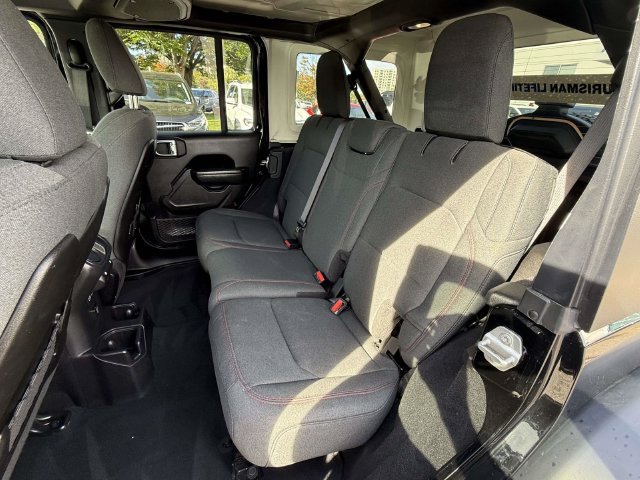 Used 2025 Jeep Wrangler Unlimited Rubicon AWD/4WD image 13
