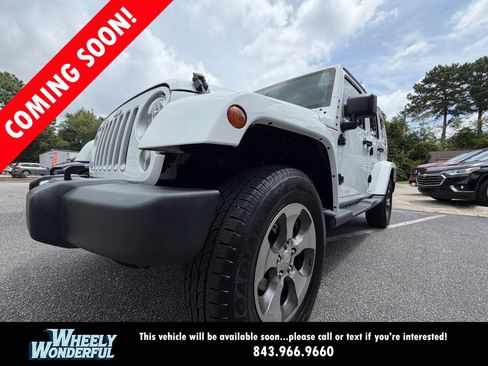 Used 2018 Jeep Wrangler Unlimited Sahara AWD/4WD image 24