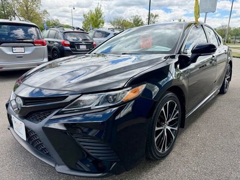 Used 2018 Toyota Camry SE w/ Audio Package FWD image 6