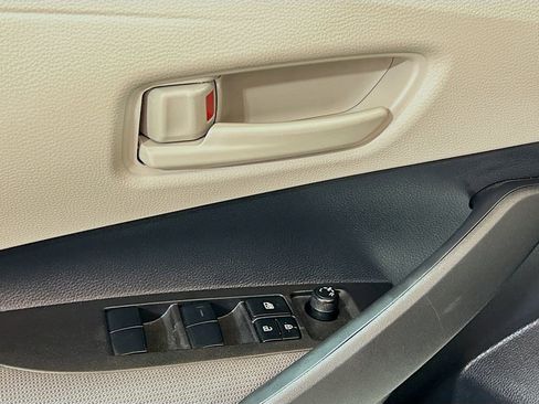 Used 2025 Toyota Corolla LE image 15
