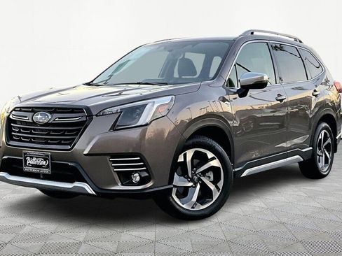 Used 2023 Subaru Forester Touring image 1