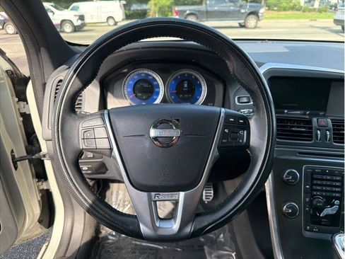 Used 2013 Volvo XC60 T6 AWD/4WD image 14