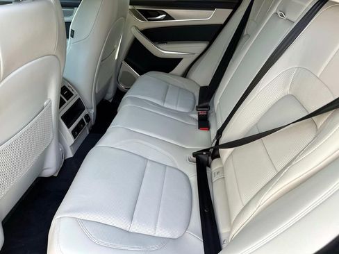 New 2025 Jaguar F-PACE R-Dynamic S image 13