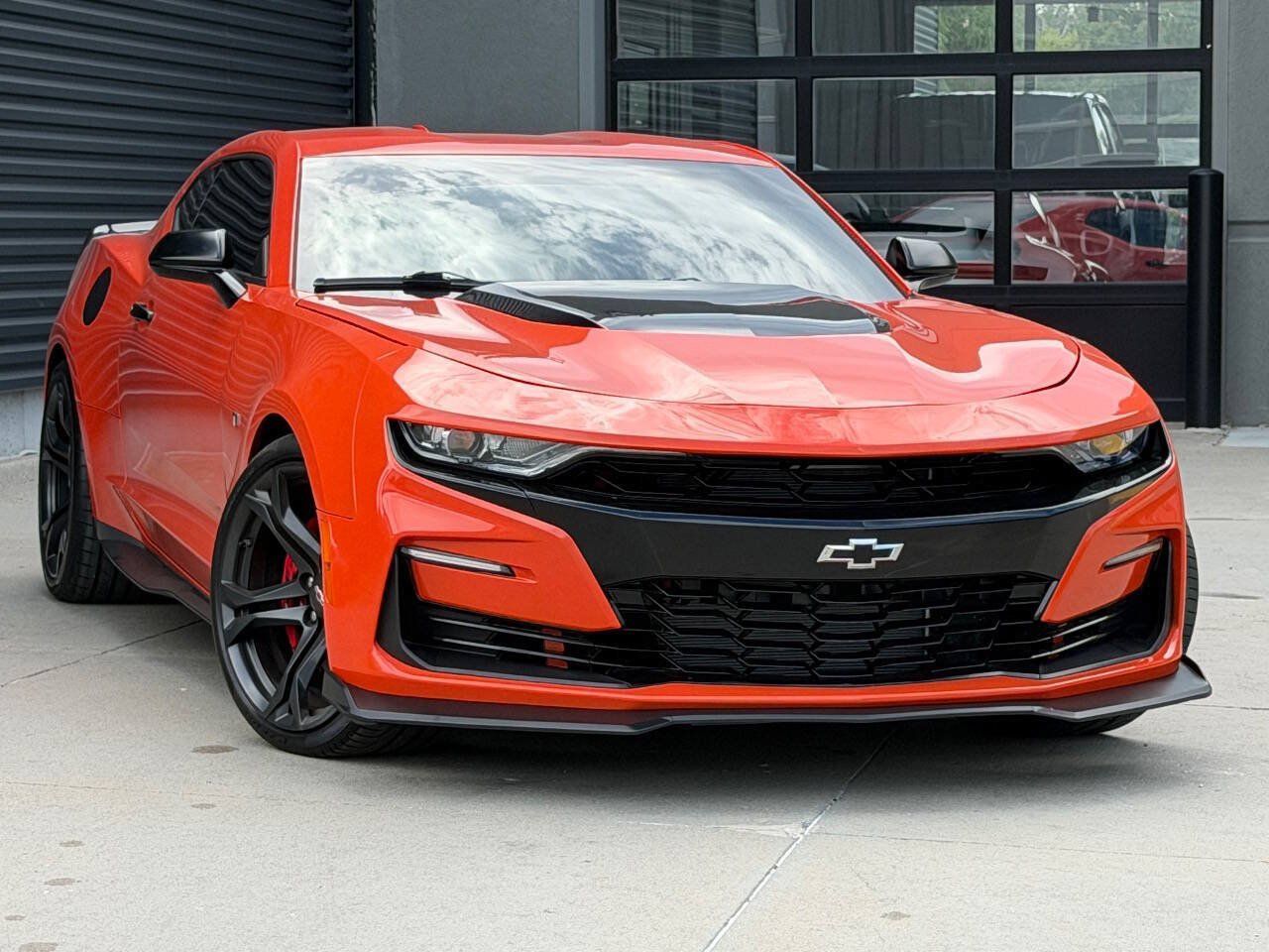 Used 2021 Chevrolet Camaro SS RWD image 5