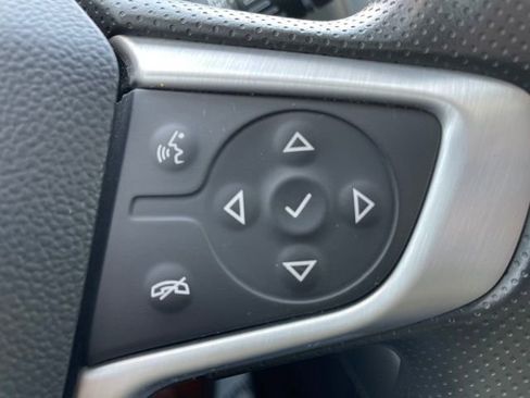 Used 2023 GMC Acadia SLE w/ Driver Convenience Package FWD image 18