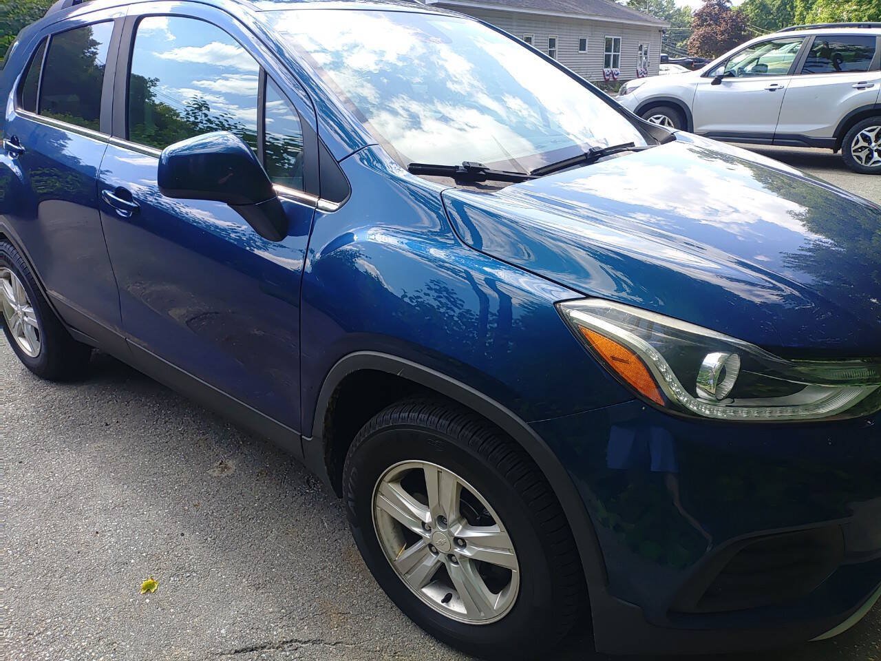 Used 2019 Chevrolet Trax LT AWD/4WD image 4