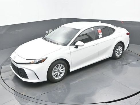 New 2026 Toyota Camry LE FWD image 29