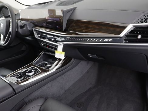 New 2026 BMW X7 xDrive40i w/ Executive Package image 21
