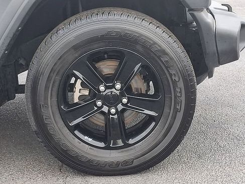 Used 2023 Jeep Wrangler Sport image 9