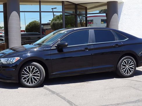 Used 2021 Volkswagen Jetta SE FWD image 4