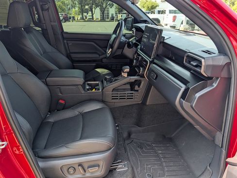 Used 2025 Toyota 4Runner Limited w/ Tow Technology Package AWD/4WD image 20