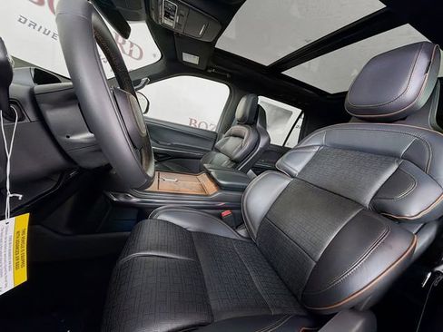 New 2026 Lincoln Navigator L Black Label AWD/4WD image 22