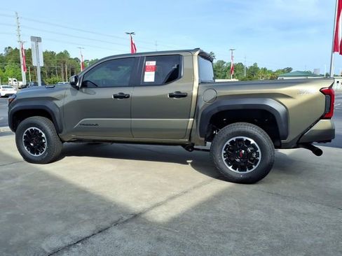 New 2026 Toyota Tacoma TRD Off-Road AWD/4WD image 3