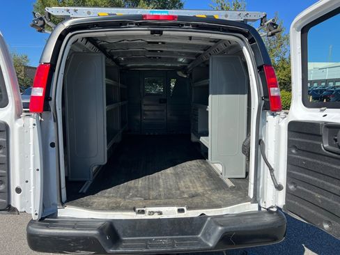 Used 2022 Chevrolet Express 2500 Extended w/ Driver Convenience Package image 15