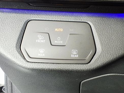 Used 2021 Volkswagen ID.4 Pro S RWD image 17