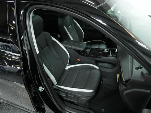 New 2025 Buick Envision Sport Touring image 19