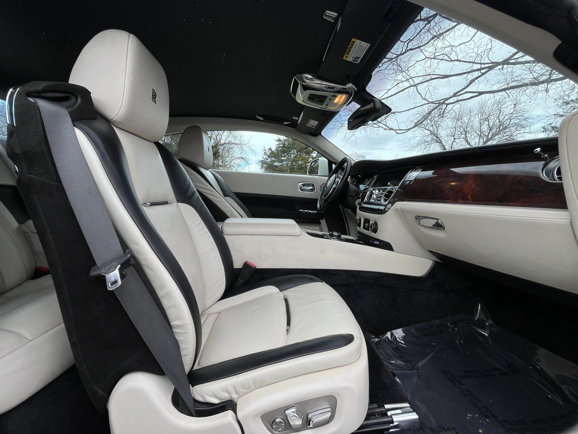 Used 2016 Rolls-Royce Wraith RWD image 32