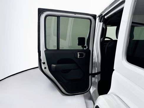 Used 2023 Jeep Wrangler Unlimited Sahara AWD/4WD image 26