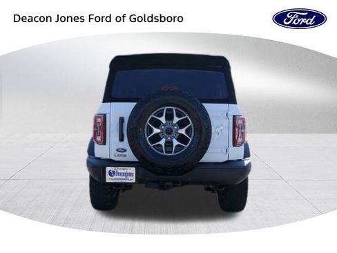 Used 2023 Ford Bronco Badlands image 5