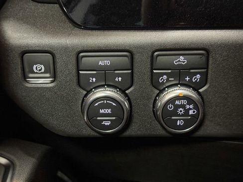 New 2026 GMC Sierra 1500 Elevation image 40