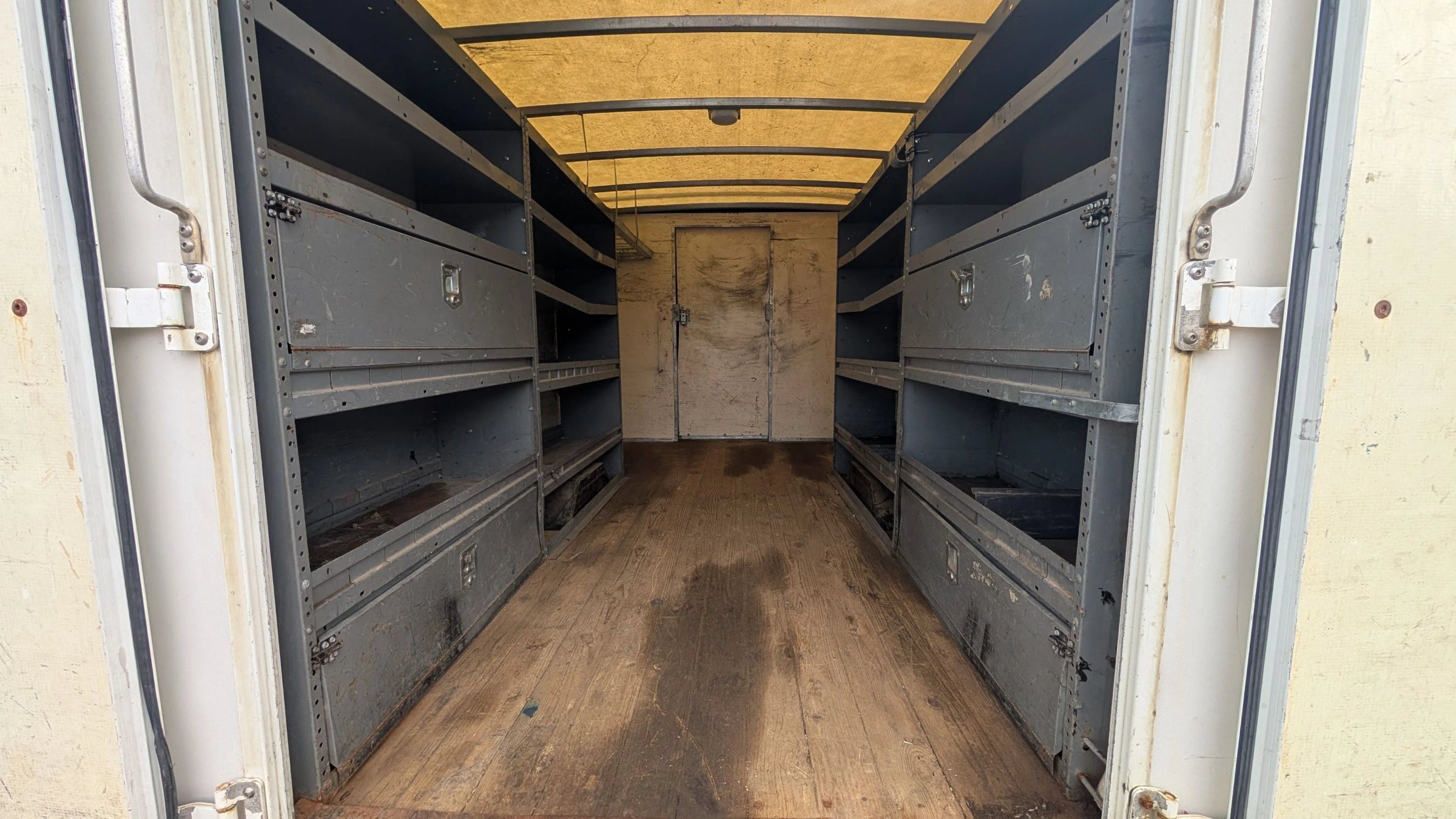Used 2014 Chevrolet Express 3500 RWD image 9