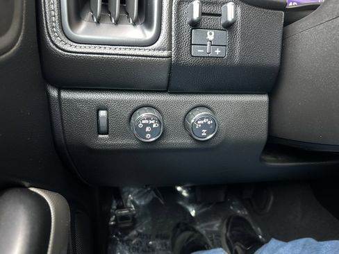 Used 2021 GMC Canyon Denali image 26