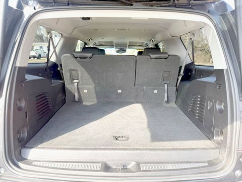 Used 2018 Chevrolet Suburban LT image 31