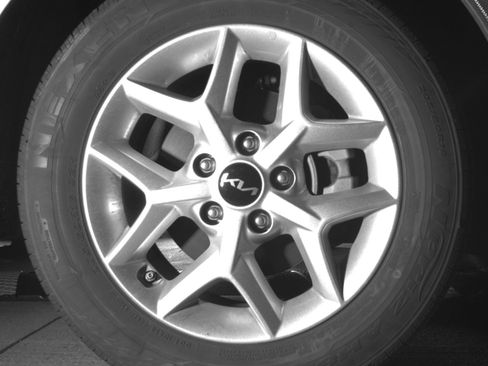 Used 2025 Kia Soul LX w/ LX Technology Package image 13