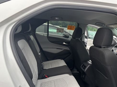 Used 2024 Chevrolet Equinox LS w/ LS Convenience Package FWD image 8