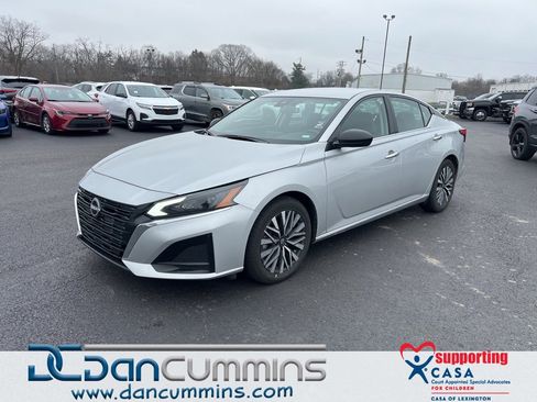 Used 2024 Nissan Altima 2.5 SV image 1