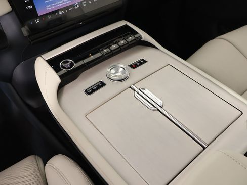 New 2026 Lincoln Navigator Premiere AWD/4WD image 8