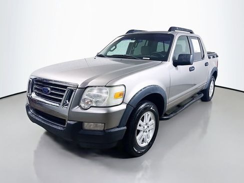 Used 2008 Ford Explorer Sport Trac XLT AWD/4WD image 3