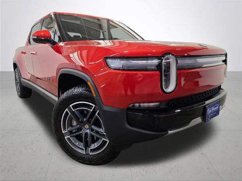 Used 2025 Rivian R1T Adventure image 6