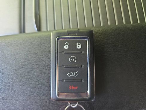 Certified 2025 Jeep Wagoneer Series II w/ 8-Passenger Seating Package AWD/4WD image 34