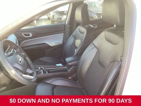 Used 2025 Jeep Compass Latitude w/ Sun & Sound Group AWD/4WD image 8