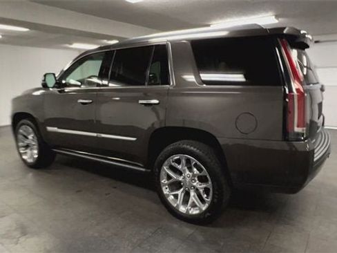 Used 2020 Cadillac Escalade Platinum image 6