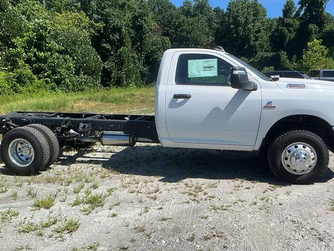 New 2025 RAM 3500 Tradesman image 7