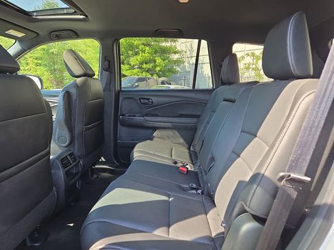 Used 2023 Honda Passport EX-L image 11