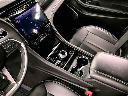 Used 2025 Jeep Grand Cherokee Limited 4xe image 17