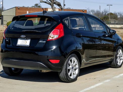 Used 2019 Ford Fiesta SE w/ Equipment Group 201A image 9