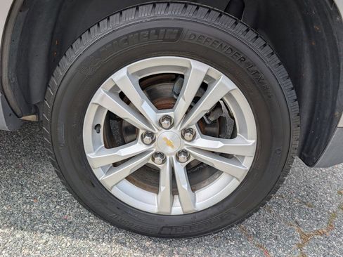 Used 2015 Chevrolet Equinox LS image 3