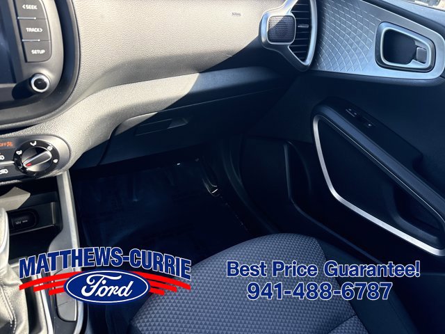 Used 2025 Kia Soul LX w/ LX Technology Package FWD image 22