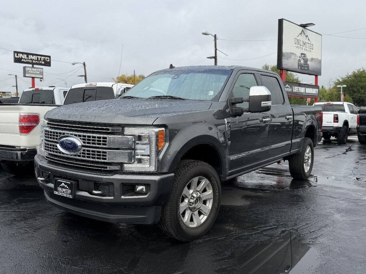 Used 2019 Ford F250 Platinum w/ Platinum Ultimate Package AWD/4WD image 4