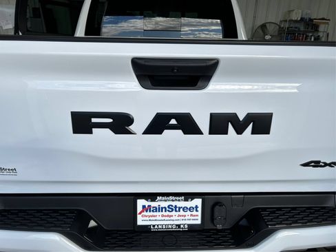Used 2026 RAM 1500 Express AWD/4WD image 23
